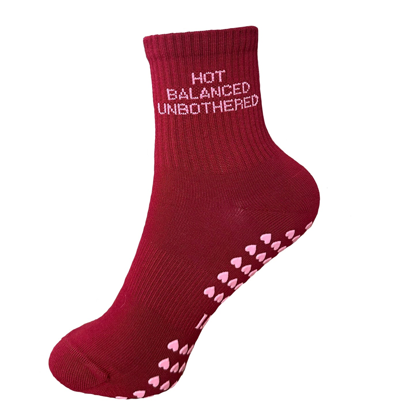 Burgundy Pilates Socken mit dem Schriftzug "Hot Balanced Unbothered"
