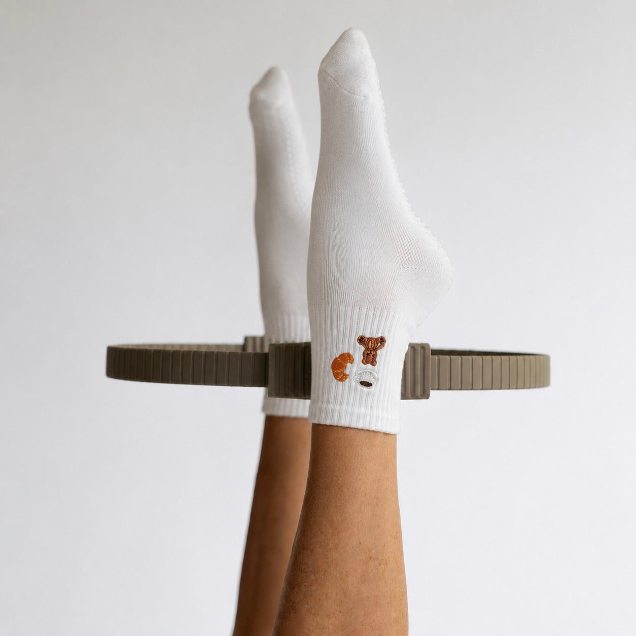 weiße Pilates Socken mit Ring